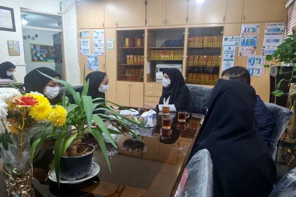 بازدید از وضعیت بهداشت و پایگاه‌های تغذیه سالم مدارس پاکدشت 