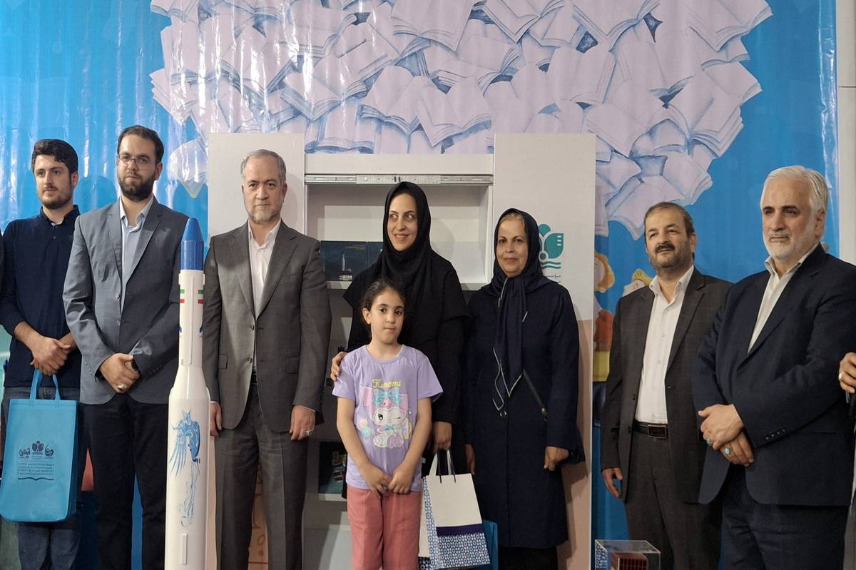 رونمایی از کتاب «مهدا»؛ قصهای جذاب از موفقیتهای فضایی ایران در نمایشگاه بینالمللی کتاب تهران