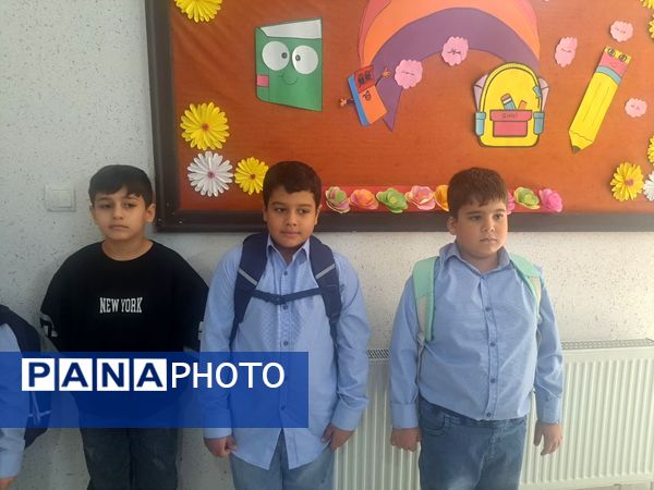 جشن آغاز سال تحصیلی در دبستان مبتکران ناحیه ۷ مشهد