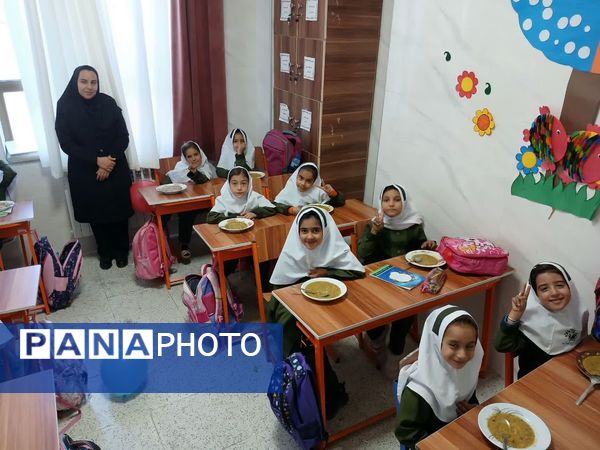 عزاداری به مناسبت شهادت حضرت زهرا (س) در دبستان حضرت زینب(س) مروست 