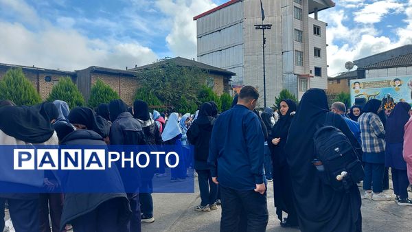 حضور پر شور نسل آینده در راهپیمایی روز دانش آموز 