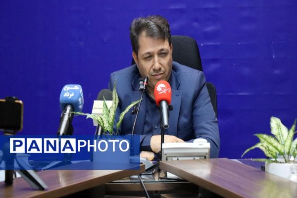نشست صمیمانه شهردار پاکدشت با خبرنگاران و اصحاب رسانه