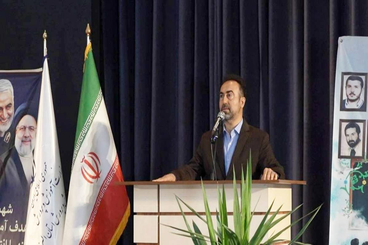 معلمان در دوران دفاع مقدس نقشی مؤثر در ترویج ارزشهای دینی و ملی داشتند