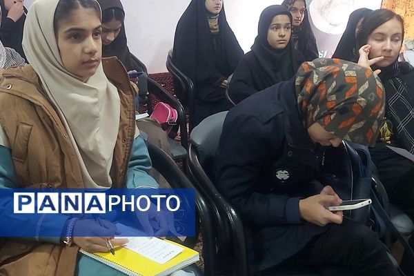 کارگاه هم‌اندیشی دختران خبرنگار پانا خلیل آباد 