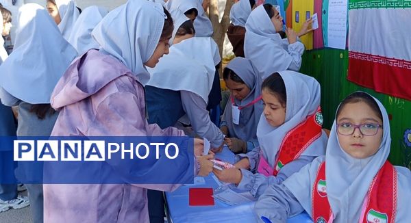 جشن مشارکت دانش‌آموزان؛ برگزاری انتخابات شورای دانش‌آموزی در مدرسه پیامبر اعظم(ص)