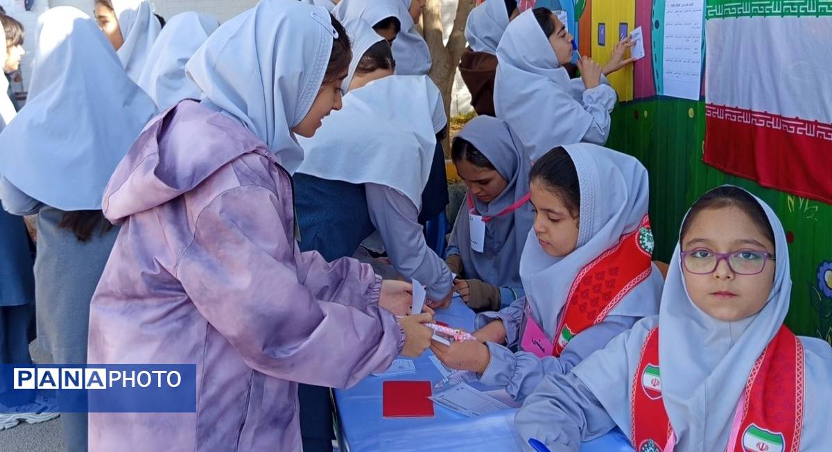 جشن مشارکت دانش‌آموزان؛ برگزاری انتخابات شورای دانش‌آموزی در مدرسه پیامبر اعظم(ص)