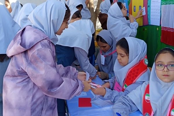 جشن مشارکت دانش‌آموزان؛ برگزاری انتخابات شورای دانش‌آموزی در مدرسه پیامبر اعظم(ص)