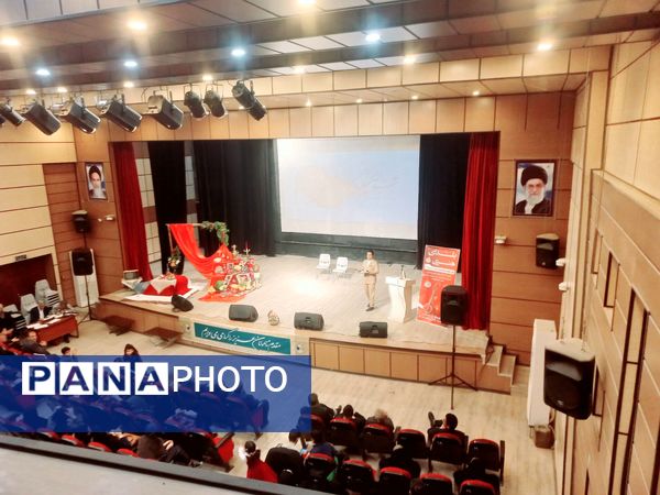 یلدای هنری با حضور هنرمندان در کانون ارشاد شهرستان خلیل آباد 