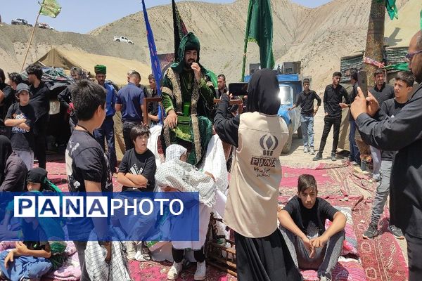 تعزیه خوانی در روز عاشورای حسینی در گلزار شهدای بار 