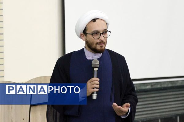 برگزاری جلسات سلسله مباحث آشنایی با جنگ شناختی و رسانه در کاشمر