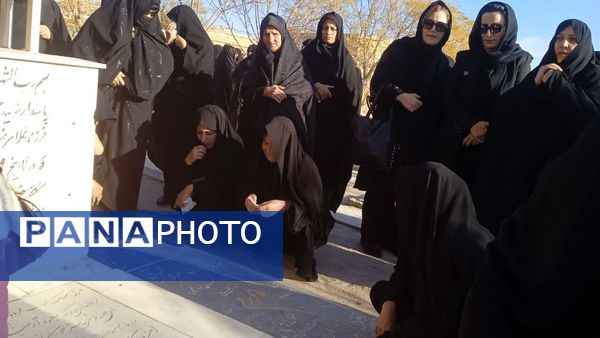 تشییع پیکر و خاکسپاری پدر شهید عجمی فدافن در گلزار شهدای روستای فدافن