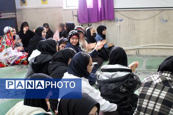 جشن و مولودی‌خوانی میلاد حضرت زهرا(س) در هنرستان آفرینش پردیس 