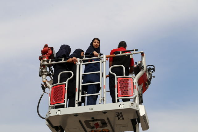 تمرین عملی دانش‌آموزان خوزستان برای بیست و هفتمین مانور سراسری زلزله