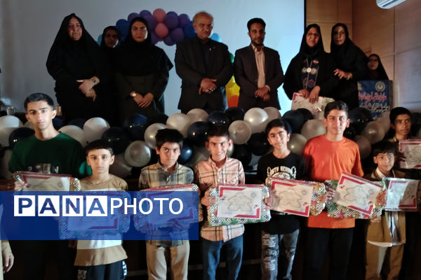مراسم تجلیل از مقام‌آوران المپیاد رویش ناحیه 4 شیراز