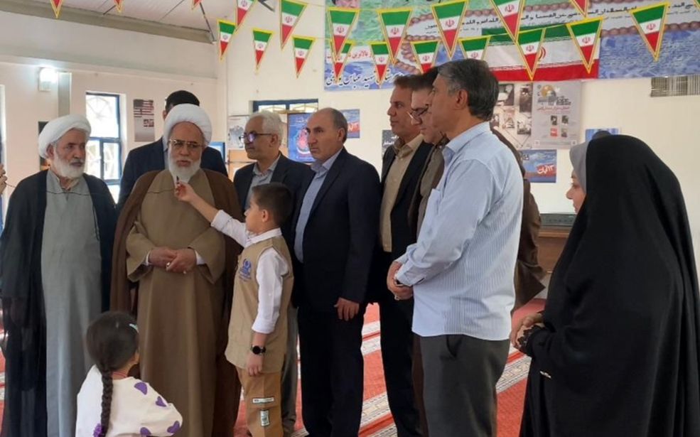 اقامه نماز جماعت در مدارس، گامی در مسیر تربیت معنوی دانش‌آموزان است