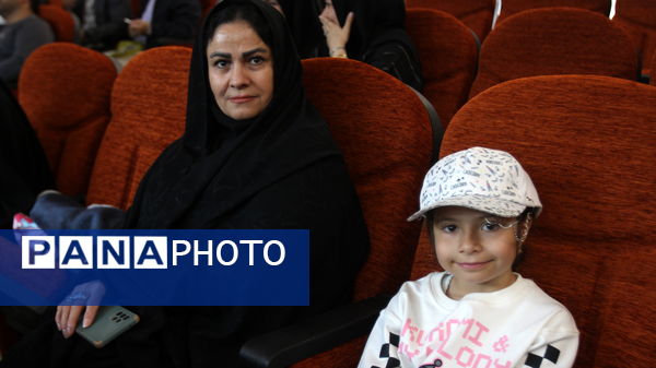 همایش بزرگداشت مقام معلم آموزش و پرورش ناحیه یک زنجان