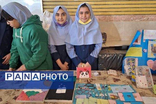 نمایشگاه کسب و کارهای دانش آموزی در دبستان حکمت نبوی ناحیه دو شهرری 