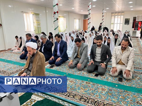 نواختن زنگ نماز در دبیرستان شهید محمدی پور خلیل آباد 