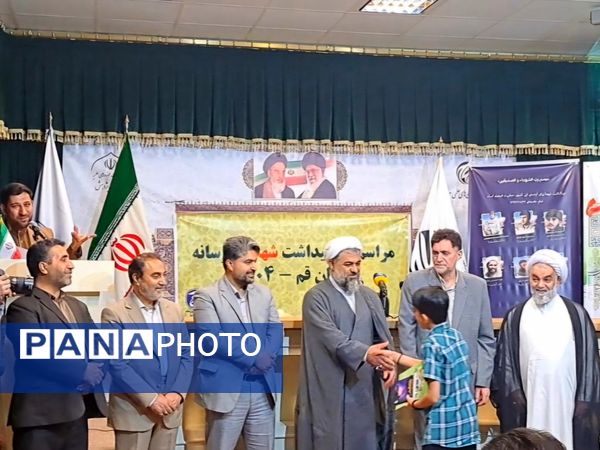 تقدیر از برگزیدگان دو رویداد رسانه‌ای «میثاق» و «سرباز مقاومت» در قم