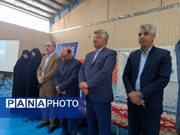 بوم و نوا صحنه تقدیر از کتاب‌دوستان فدافن