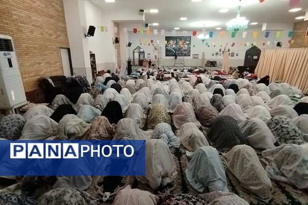 اعتکاف دانش آموزی در مسجد خاتم النبیین بیرجند