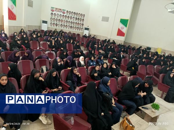 مراسم جشن روز دختر و تجلیل از دختران حافظ قرآن در شهرستان بم