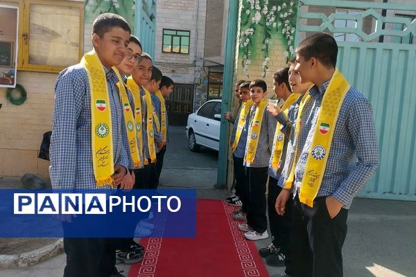 جشن عاطفه ها در مدرسه پسرانه فرنو،روزی پر از مهربانی و همدلی
