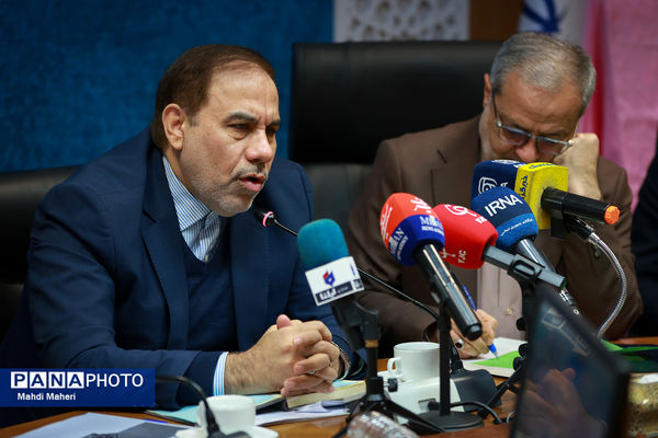 جلسه ستاد راهبری نظام مراقبت اجتماعی دانش‌آموزان (نماد)