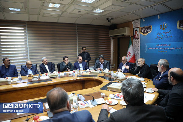 امضای تفاهم‌نامه‌ وزارت آموزش و پرورش و شرکت‌های خودروساری، صنعتی و معدنی کرمان