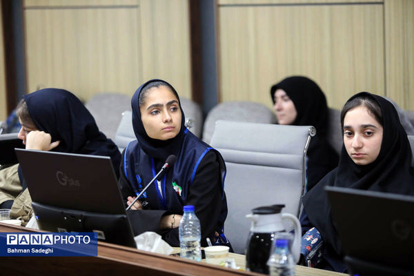 مراسم تجلیل از دانش آموز خبرنگاران شهر تهران