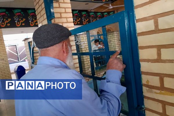 گلباران مزار شهدای ملارد با حضور مسئولان و خانواده‌های معظم شهدا 