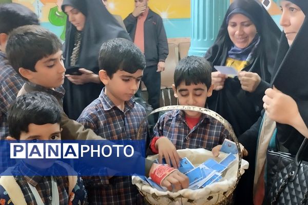 یادواره شهدا و محفل انس با قرآن در دبستان علامه طباطبایی پیشوا