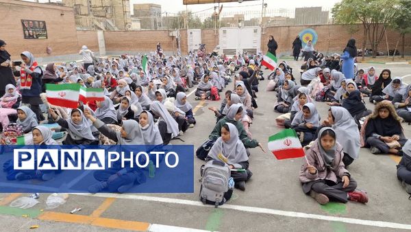 جشن روز دانش آموز در دبستان آیت الله هاشمی رفسنجانی