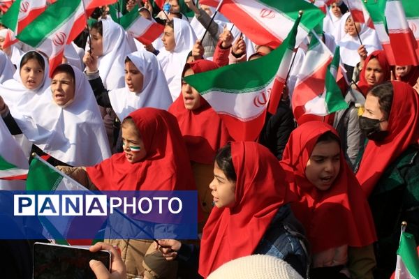 حضور پرشور مردم بهارستانی در راهپیمایی ۲۲ بهمن