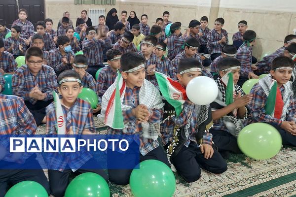 آرزوی فرج و سلامتی صاحب الزمان (عج) با دست‌های کوچک دانش‌آموزان شیرازی
