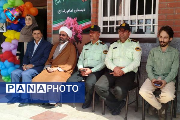 برگزاری جشن شکوفه ها در دبستان امام رضا ۱ شهر قیامدشت