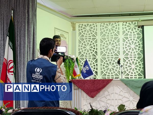 کارگاه خبرنگاری موبایلی با  مدیر عامل خبرگزاری پانا در مشهد 