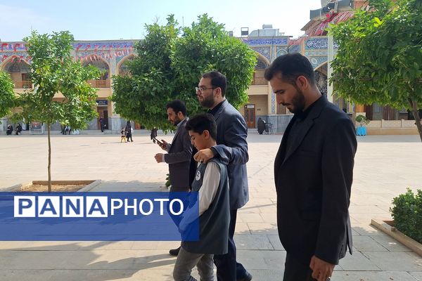 قائم مقام سازمان دانش‌آموزی در حرم مطهر حضرت احمد ابن موسی (ع) در شیراز