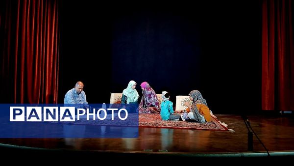 نمایش «مرا مهدی بخوانید» در فرهنگسرای امام علی(ع) هشتگرد به روی صحنه رفت