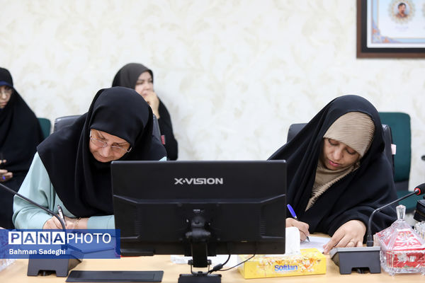 میزگرد علمی و آموزشی بررسی راهکارهای ارتقای کیفیت و تقویت مدارس دولتی