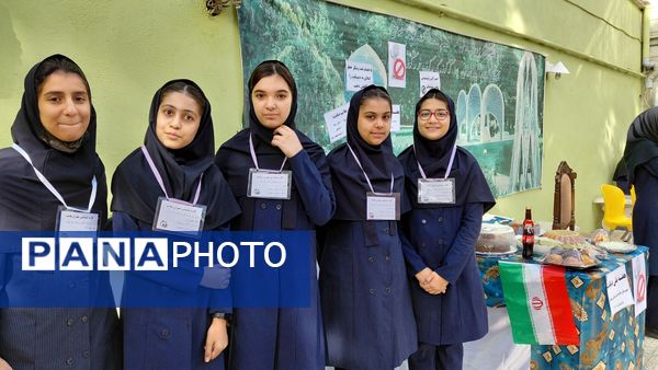 گرامیداشت  هفته ملی دیابت در دبیرستان صالحین