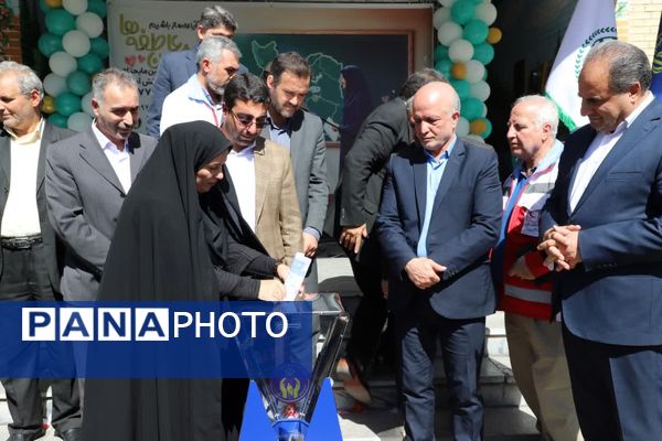 جشن عاطفه‌ها در دبیرستان ۱۳ آبان تبریز
