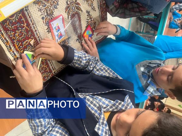 جشن روز دانش‌آموز در دبستان شهید رسول نم‌نبات ناحیه ۴ اصفهان 