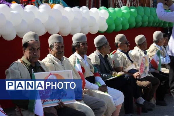 حضور پرشور دانش‌آموزان گچساران در راهپیمایی ۲۲ بهمن