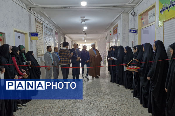 بازدید دبیر‌کل اتحادیه انجمن‌های اسلامی مدارس کشور از نمایشگاه‌های مدرسه انقلاب استان فارس