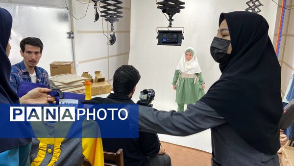 عکاسی از برترین آثار جشنواره ملی طراحی و دوخت لباس دانش‌آموزی