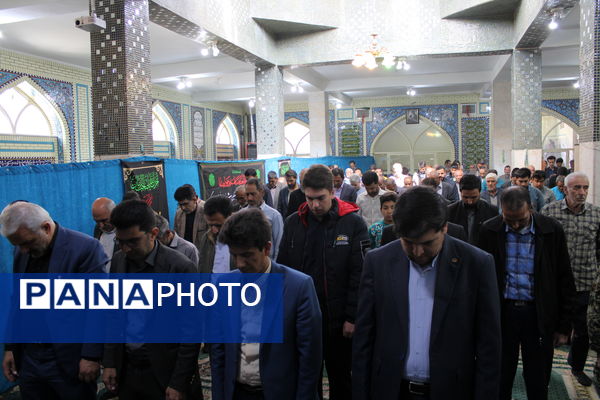 مدیرکل آموزش و پرورش استان در نماز جمعه شهربن