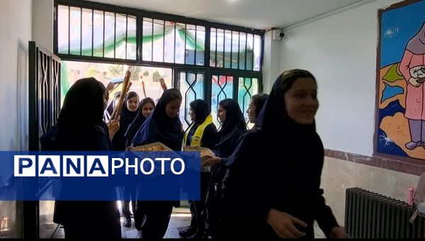 آیین بازگشایی مدارس و آغاز سال تحصیلی در دبیرستان دخترانه زکیه سنندج 