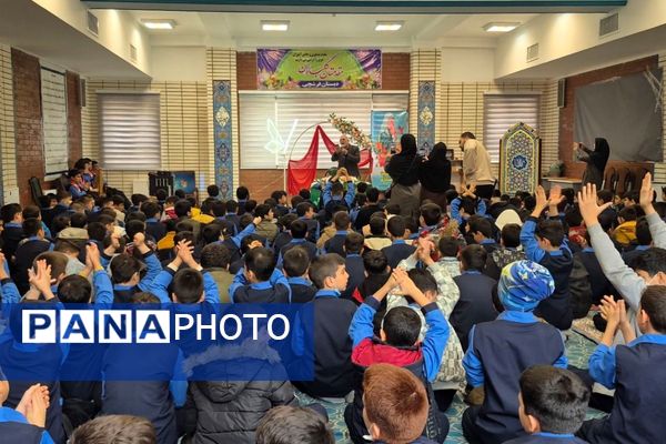 گرامیداشت روز مادر در مدارس اسلامشهر