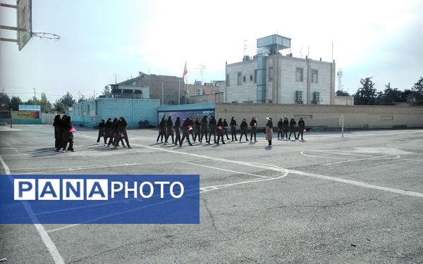 هفته بهداشت‌روان و مسابقات ورزشی در دبیرستان نمونه اندیشه شهرستان کاشمر